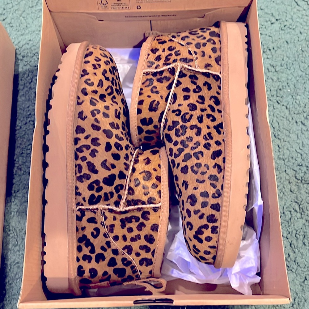 Ugg Classic Ultra Mini Leopard Size 9 Brand New